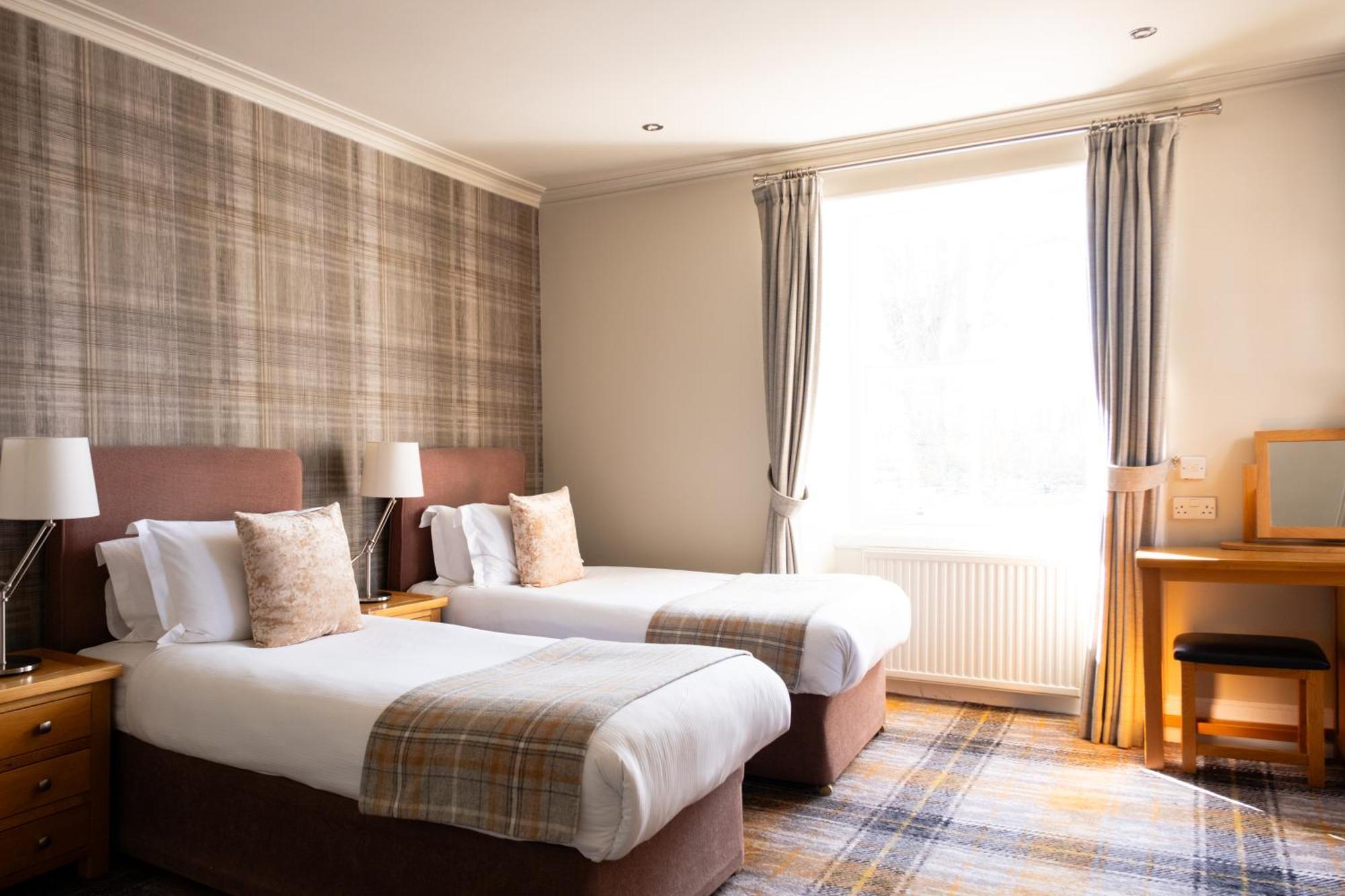 Glen Mhor Hotel At Uile-Bheist 'Brewstillery' Inverness Dış mekan fotoğraf